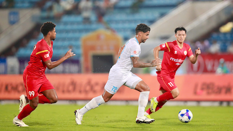  HLV Vũ Hồng Việt: ‘Nam Định vẫn đang gặp vấn đề ở khâu dứt điểm’